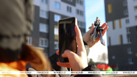 Lukashenko wants housing for large families built evenly across country