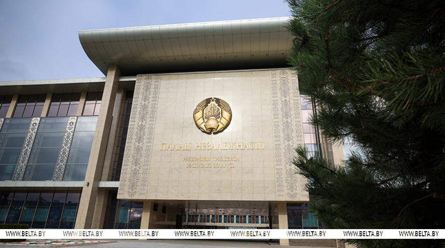 Crop outlook, winter sowing, food exports. Lukashenko hears report from agriculture minister