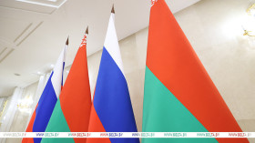 Lukashenko extends congratulations on Belarus-Russia Unity Day