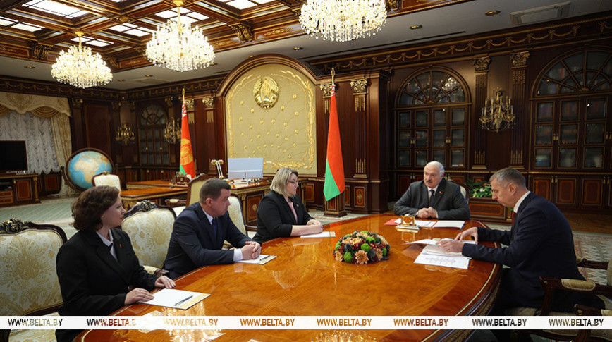 Lukashenko announces plans to gather best technical students in new educational center