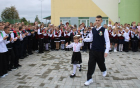 Урачыстая лінейка ў ДУА "Сярэдняя школа 2 ім. А.I. Дубасарскага г. п. Шуміліна" з удзелам старшыні Шумілінскага раённага выканаўчага камітэта Сяргея Галынчыка